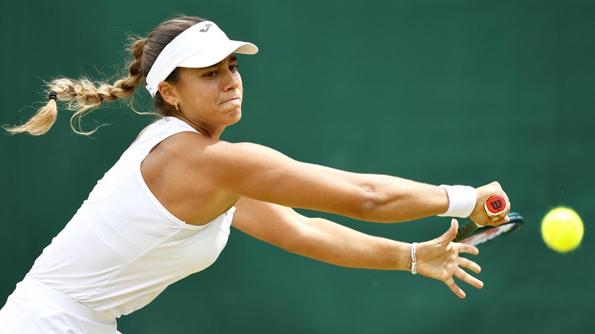 Jéssica Bouzas durante un lance del encuentro de esta tarde con la checa Krejcikova.