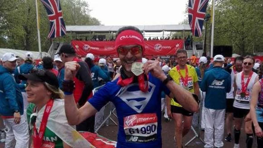 Juan Carlos Camporro, tras terminar la Maratón de Londres.