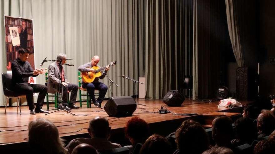 El cante jondo ayuda al Banco de Alimentos