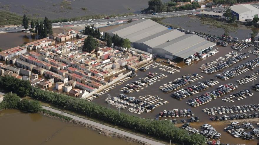 Vista aérea de Dolores tras la inundación causada por la gota fría.