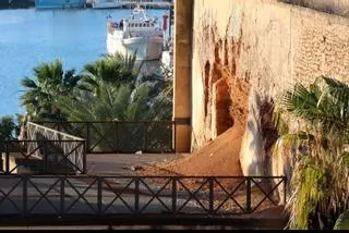 La torre mediaval del Baluard de Sant Pere se derrumba