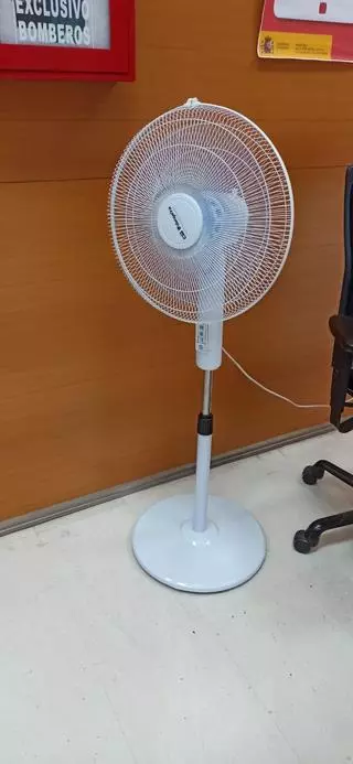 La 'solución' al calor extremo en los juzgados de San Javier, un ventilador para 8 personas: "Es un parche arcaico y tercermundista"