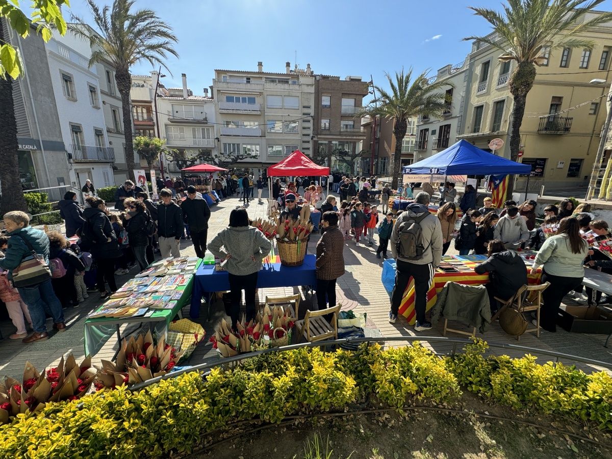 EN IMATGES | Així s&#039;ha viscut la diada de Sant Jordi 2024 a l&#039;Escala