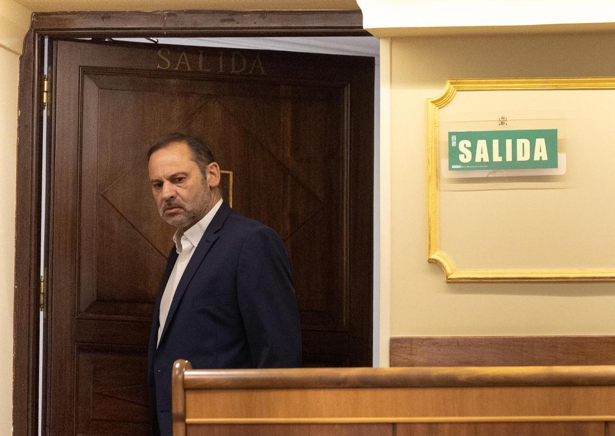 Archivo - El diputado José Luis Ábalos durante una sesión plenaria.