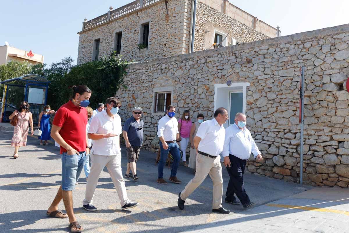 Francesc Torres, al inaugurar una calle a su nombre: «Ya no me perderé al llegar a casa»