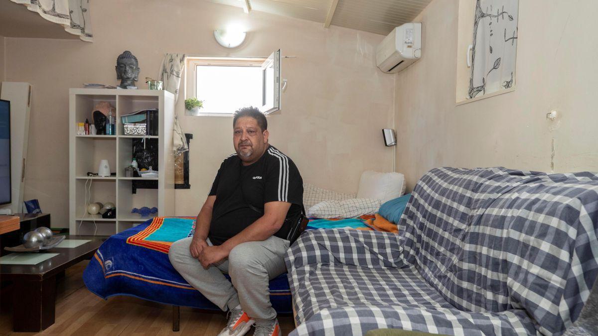 Seis familias de San Fernando siguen viviendo en barracones diez años después.