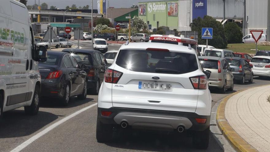 Estado que presentaba la rotonda situada en la carretera de Albalat a mediodía de ayer