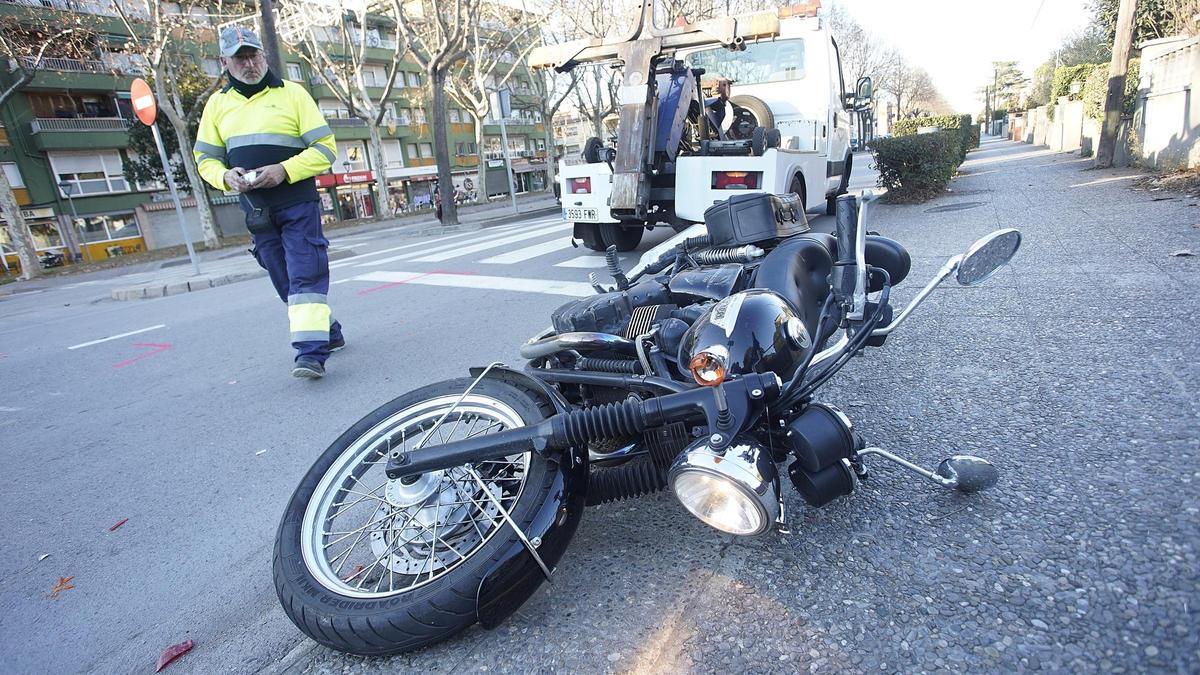 Una moto accidentada a Pedret, en una imatge d'arxiu.