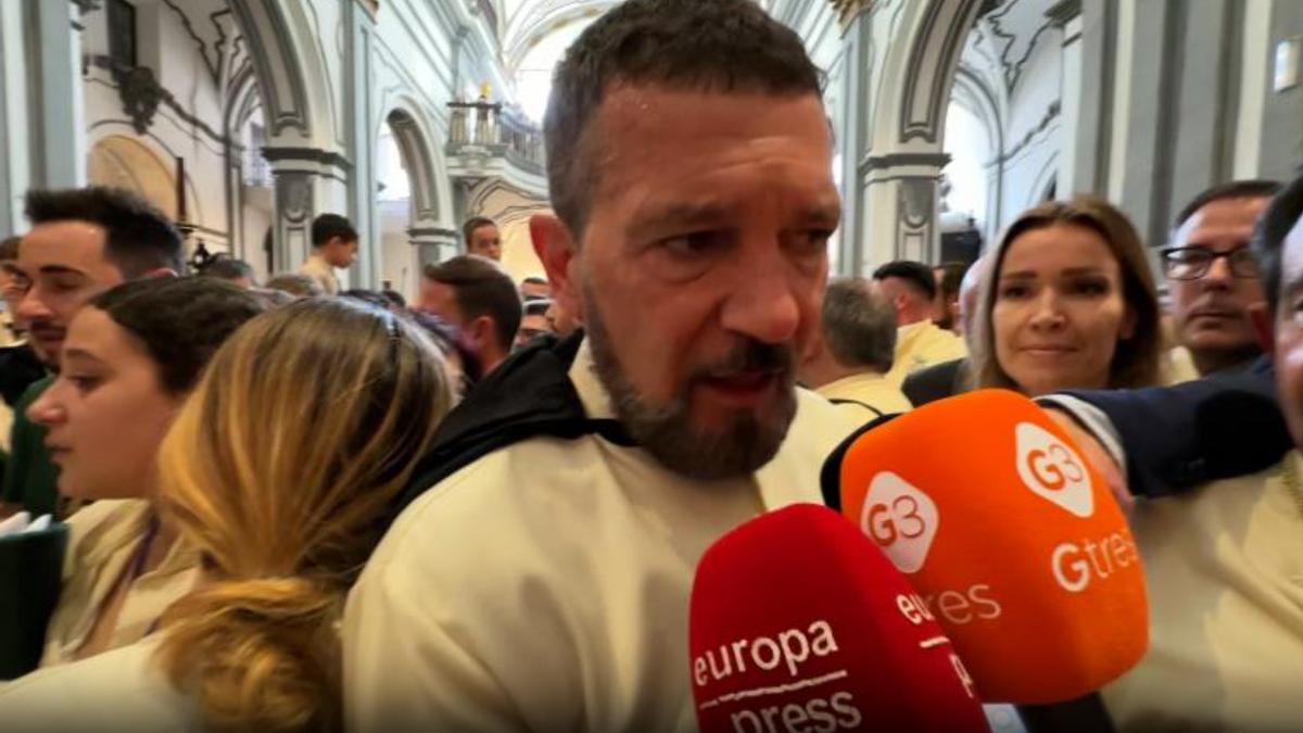 Vídeo | La reacción de Antonio Banderas tras la cancelación de la procesión de su cofradía: devastado