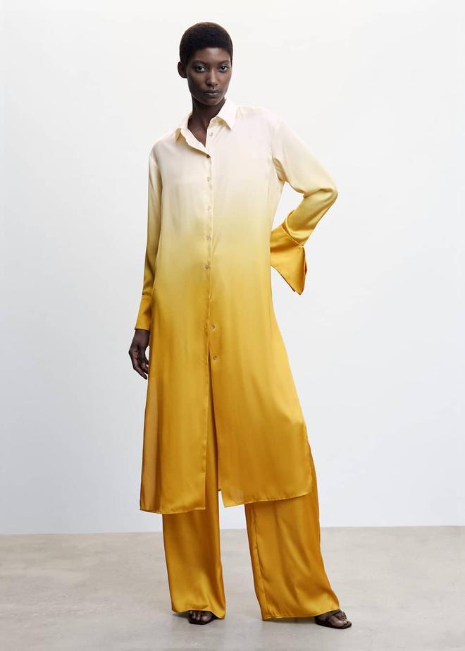 Vestido dorado satinado degradado de estilo camisero de Mango