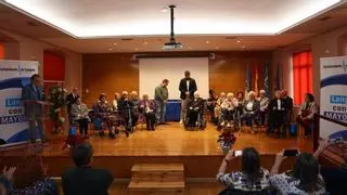 Dos mil años de historia viva de Langreo: los centenarios del concejo dan sus consejos en el homenaje recibido, "hay que ser buena persona, cariñosa y humilde"
