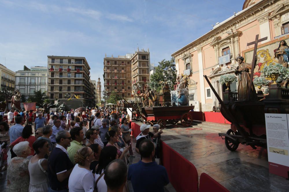 Las Rocas, expuestas en la plaza de la Virgen