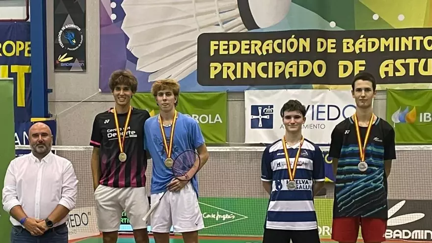 Iago Martínez y Marc Martín, a la izquierda, con su medalla de oro.