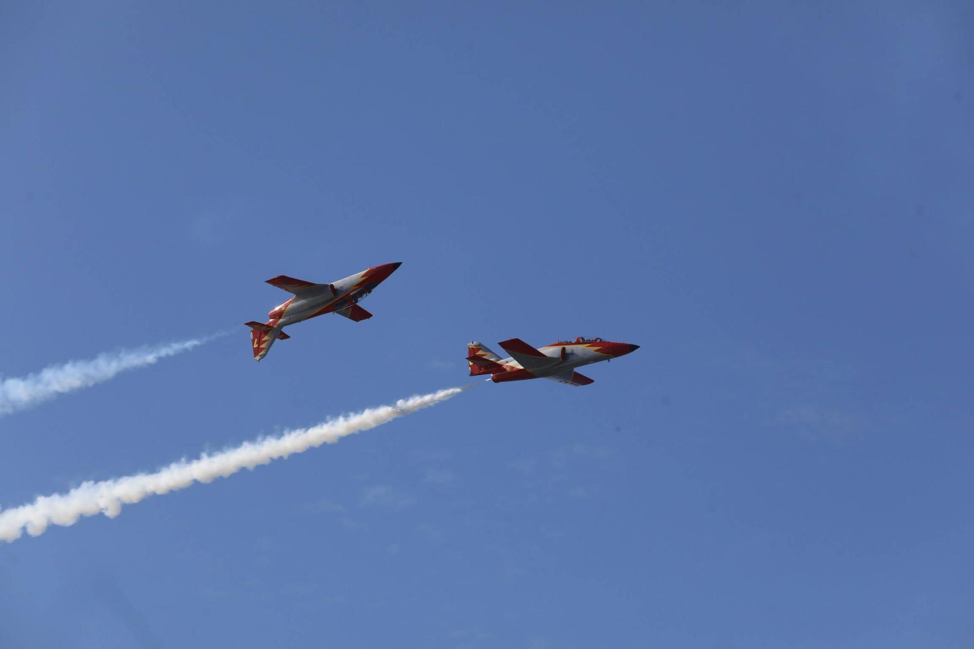 EN IMÁGENES: Así fue la revista naval  del Rey Felipe VI y la exhibición aérea en Gijón por el Día de las Fuerzas Armadas