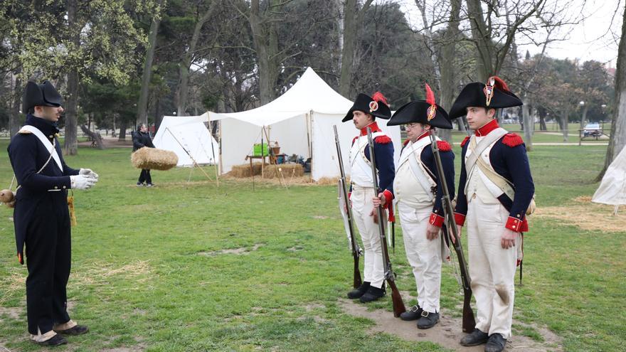 El campamento museo de la recreación de los Sitios ya acoge a los combatientes