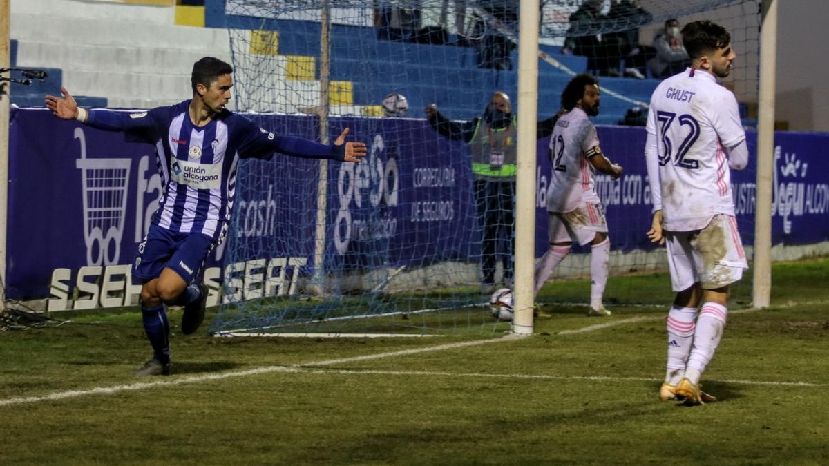 Alcoyano - Real Madrid: El Alcoyano hace historia y elimina al Madrid de la Copa del Rey (2-1)