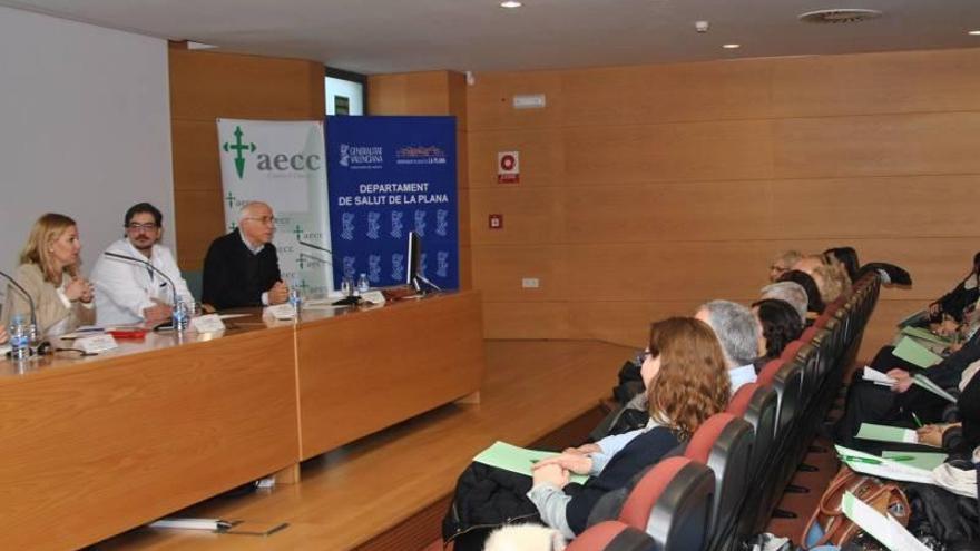 El Hospital de La Plana acoge un curso de la AECC para voluntarios hospitalarios