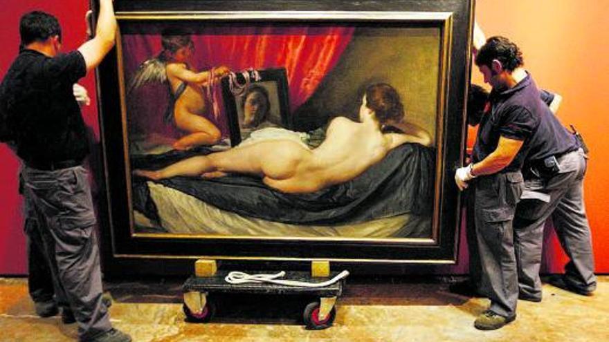 «La Venus del  espejo» de Velázquez, en el  Museo del Prado, en 2007.