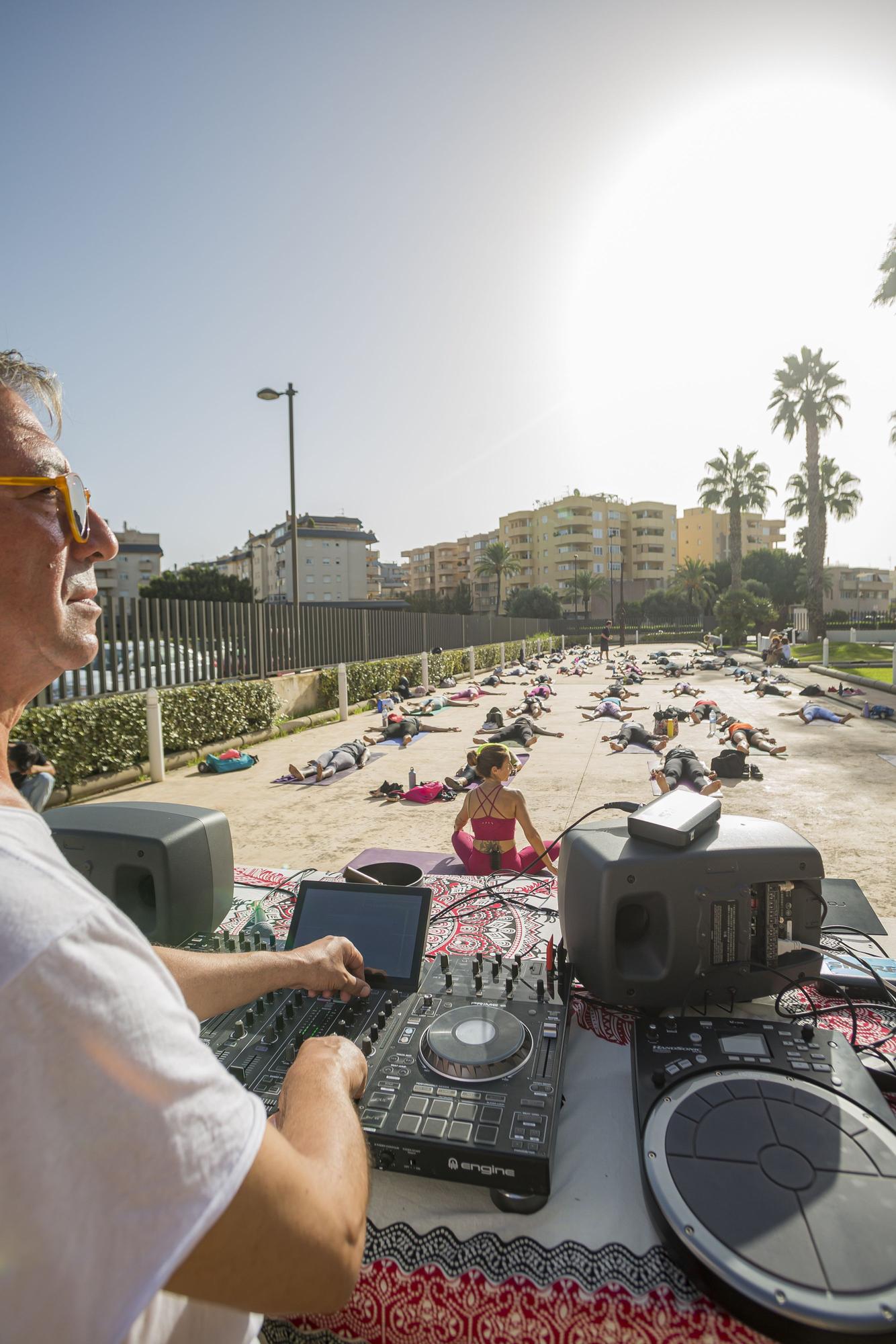 David Moreno dj y director de Pure Ibiza Radio pinchó música durante la jornada.jpg