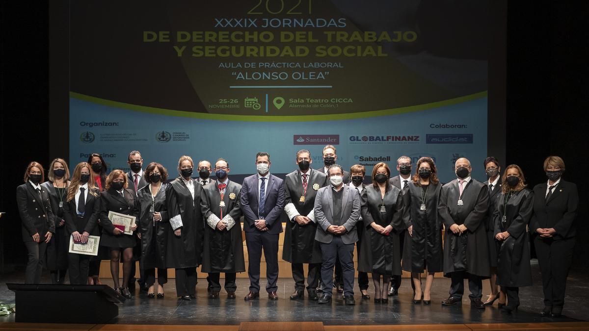 Los colegiados que recibieron Medalla de Plata