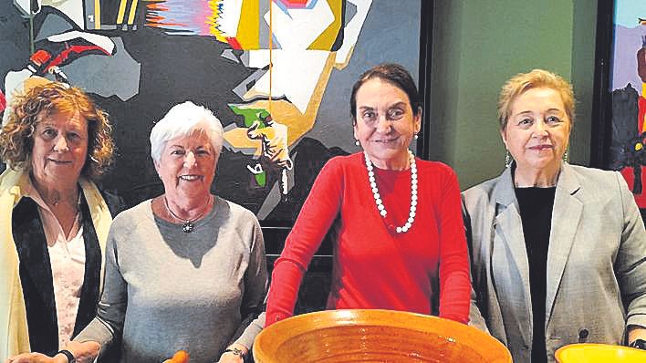 Rosa Rado, Marga Roig, Amalia Estaben y M. Luz García.