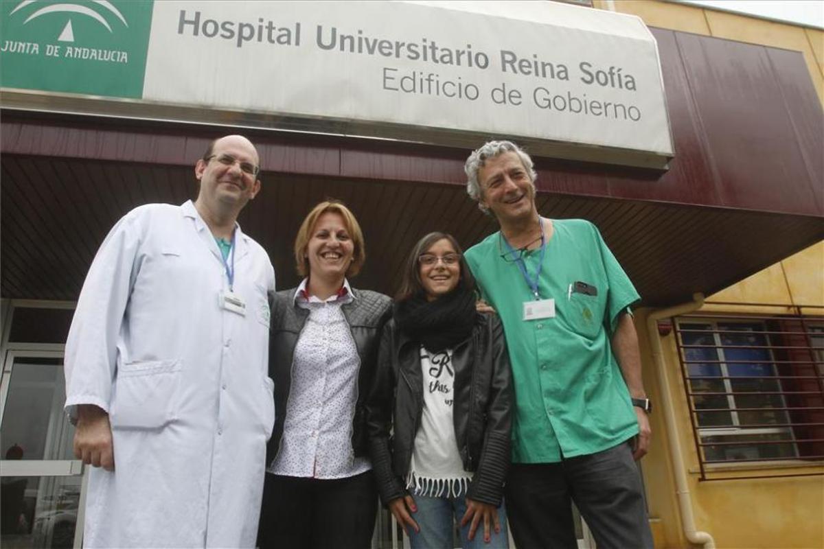 Una niña vive con su hígado y parte del de su madre tras un trasplante