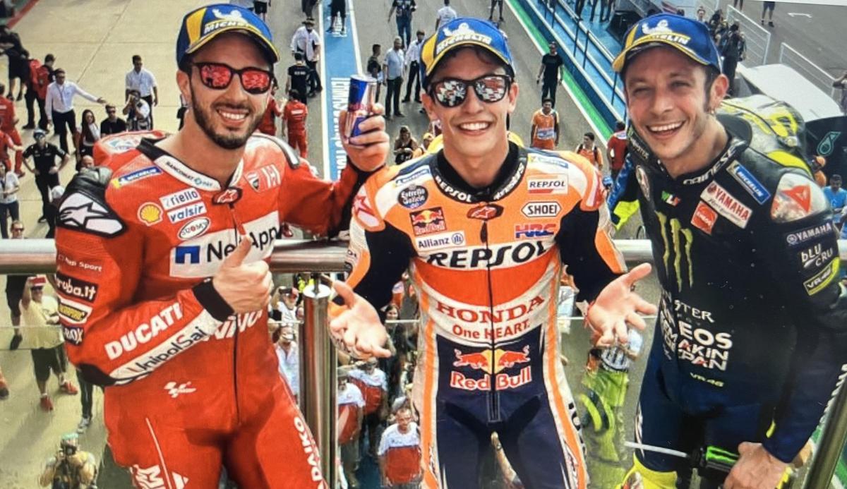 Podio de Argentina-2019, cuando Marc Márquez ganó por 10 segundos a Valentino Rossi y Andrea Dovizioso.