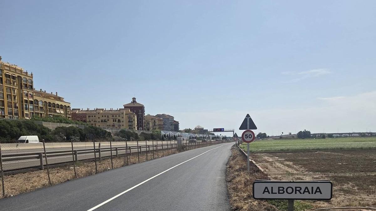 La via de servici en el terme d'Alboraia.