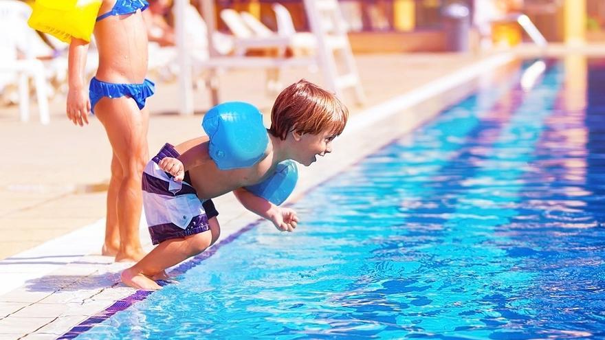 La otitis externa u “oído de nadador&quot; está relacionada con las actividades acuáticas
