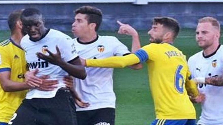 El Valencia CF pide a la Federación que actúe de oficio contra los insultos racistas de Cala