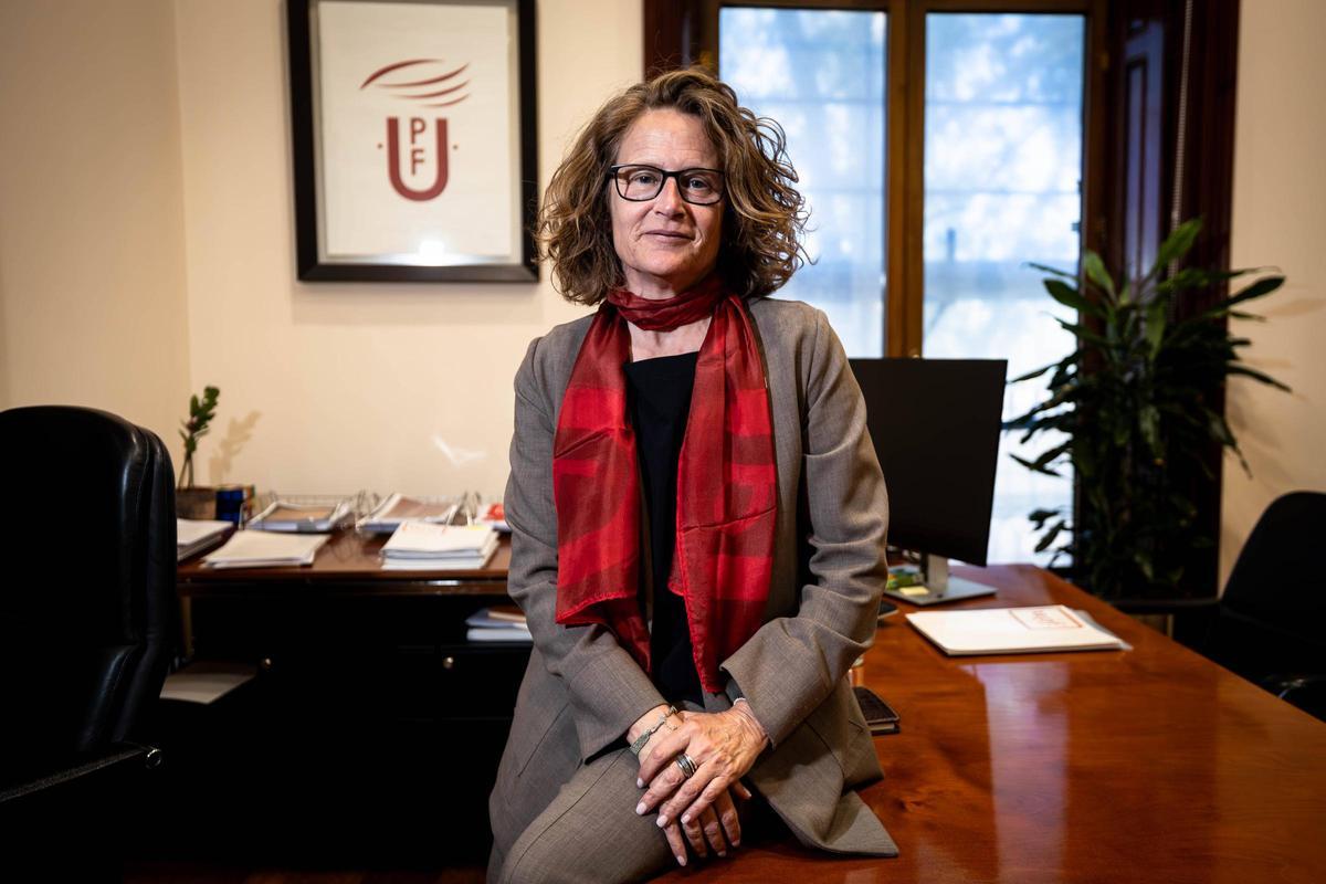 Laia de Nadal, rectora de la Universitat Pomeu Fabra, en su despacho.