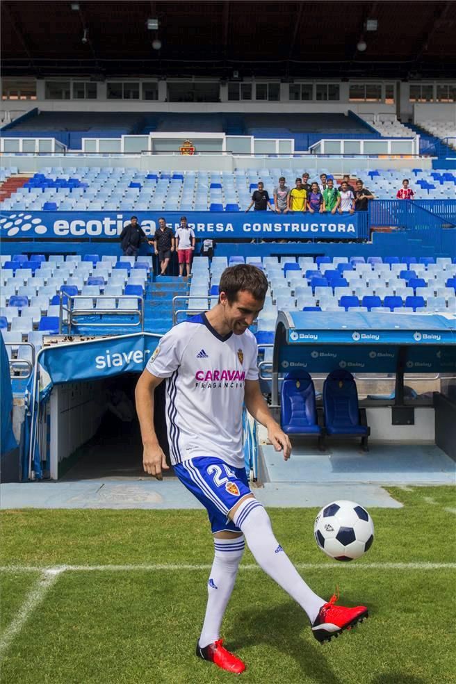 Presentación de Mikel González