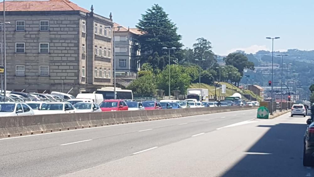 La Gran Vía de Vigo, cortada al tráfico