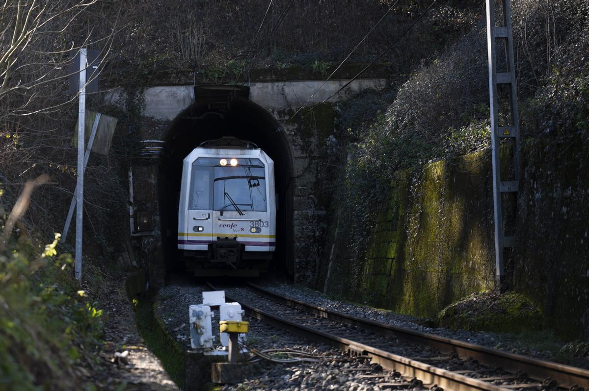 El Gobierno prevé que los trenes lleguen a Cantabria y Asturias en 2026.