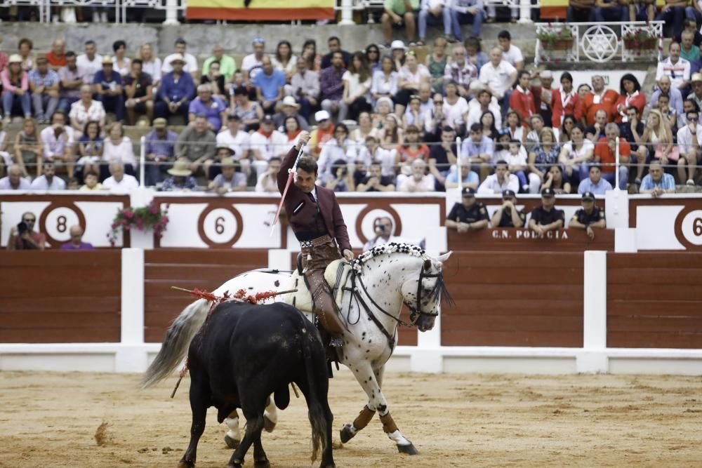 Corrida de rejones en la Feria Taurina de Begoña de 2018.