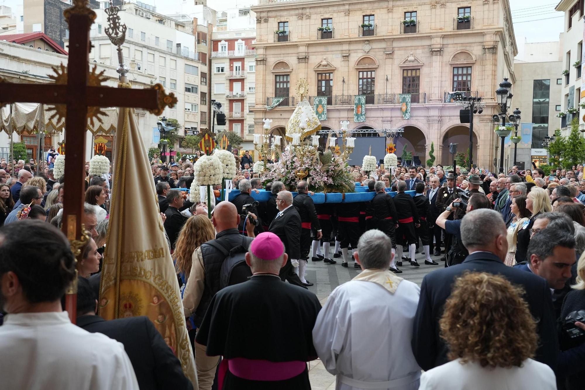 Galería: Trasladan a la Virgen del Lledó en un solemne recorrido hasta la plaza Mayor