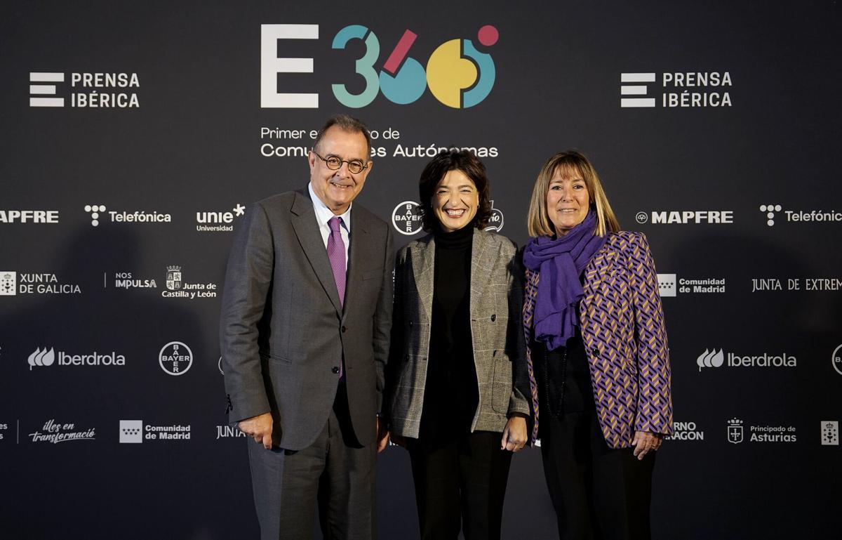 Albert Sáez, director general de Contenidos de Prensa Ibérica; Eva Giménez, secretaria general de Presidencia de la Generalitat de Catalunya, y Nuria Marín, delegada de la Generalitat de Catalunya en Madrid.