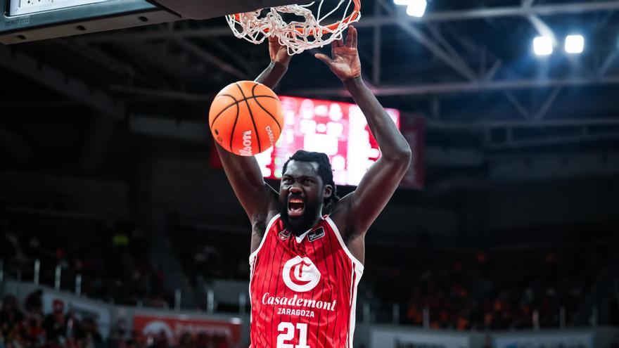 Christ Koumadje, en una esmaixada davant de l'Andorra, ha reactivat els aragonesos