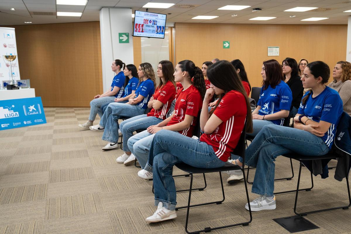 Presentació finals Lliga CaixaBank de raspall femení Pro (10)