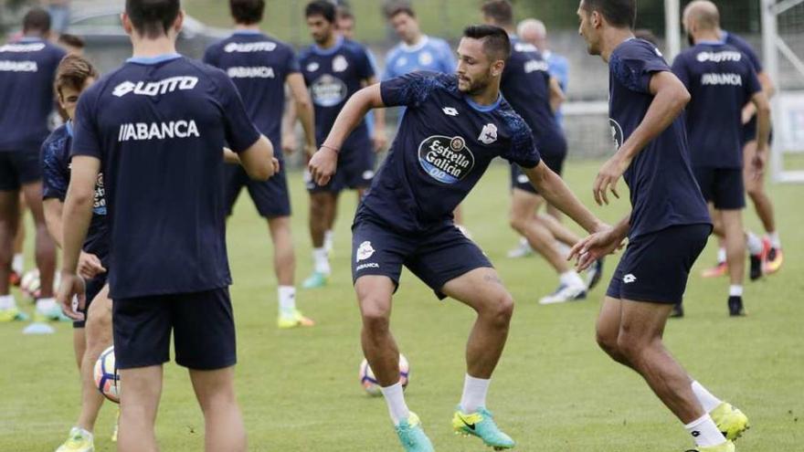 Andone sigue con su plan, una parte en solitario y otra con el grupo