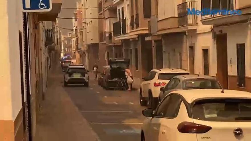 Vídeo: El fuego obliga a evacuar a toda la Vilavella por el incendio forestal de la Vall d'Uixó