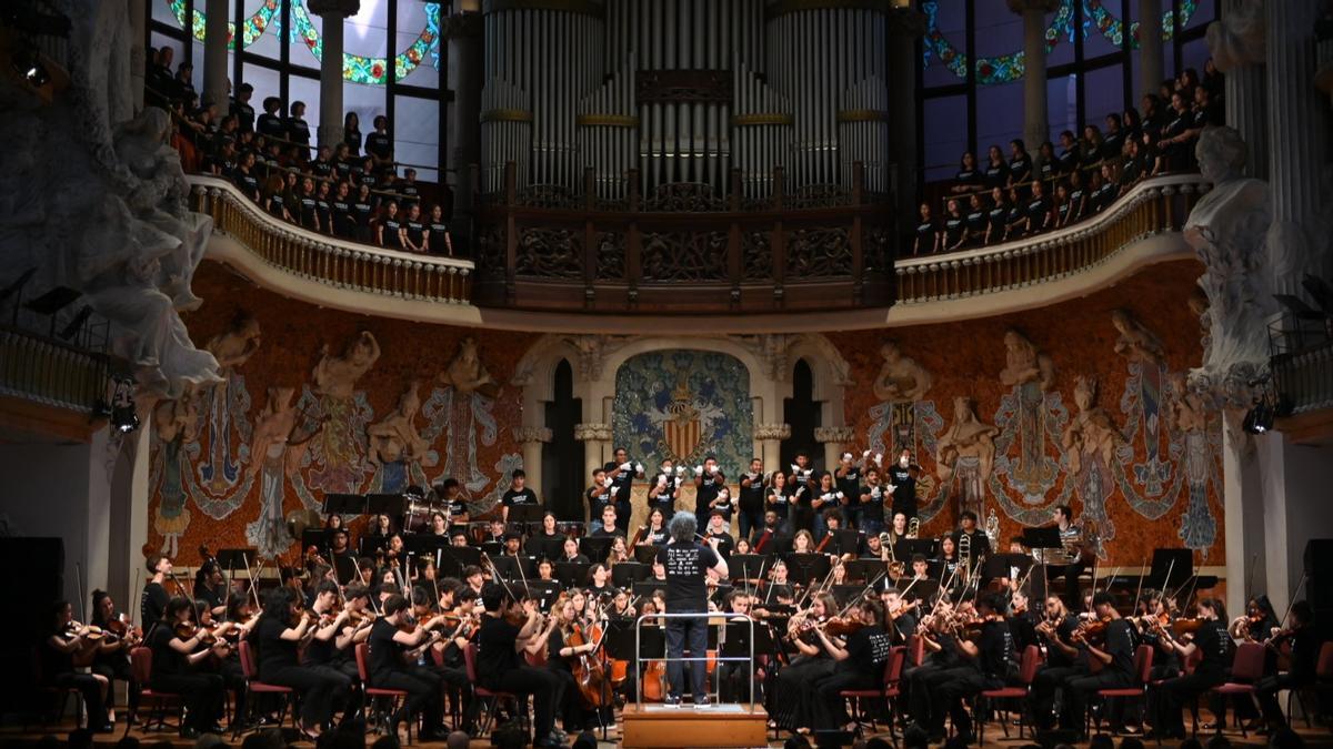 Un momento del ensayo abierto que Dudamel ha ofrecido en el Palau de la Música con Chords of Harmony.