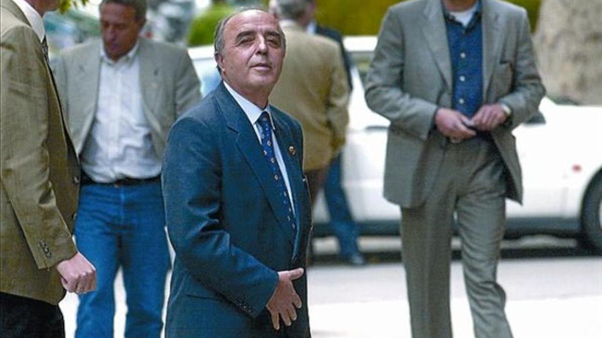 Rodríguez Galindo, frente a la Audiencia Nacional, en mayo del 2000.