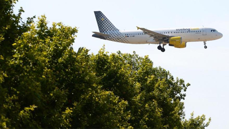 Vueling frena su crecimiento para garantizar la operativa del verano