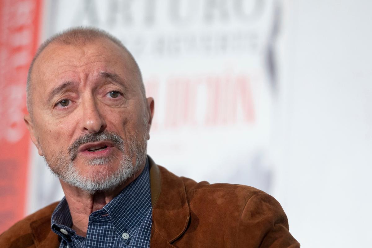 El escritor cartagenero Arturo Pérez Reverte