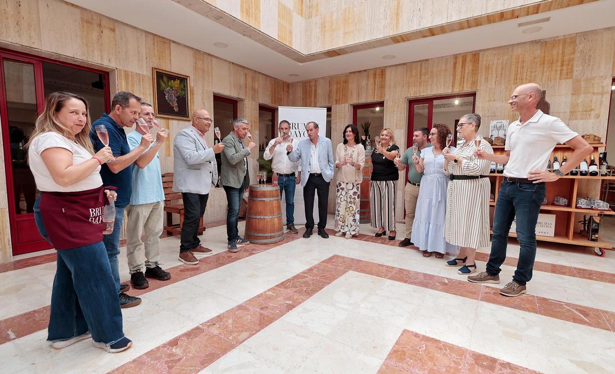 El consejero regional Narvay Quintero visita la Bodega Comarcal Valle de Güímar