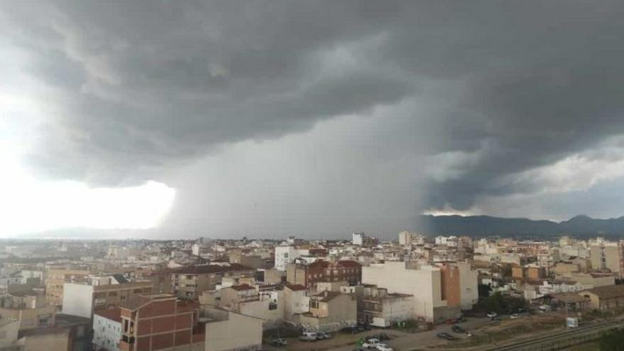 La lluvia perdura en la Región, bajo alerta por tormentas también este miércoles