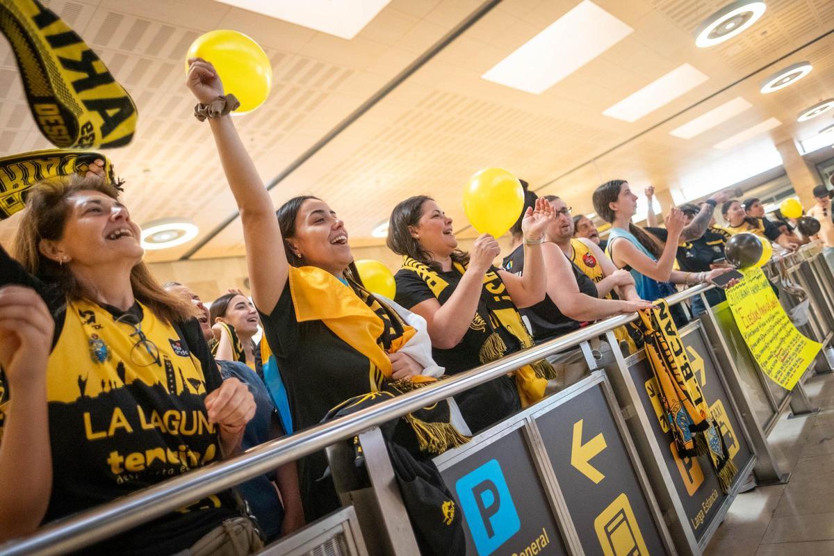 Recibimiento de la afición al CB Canarias