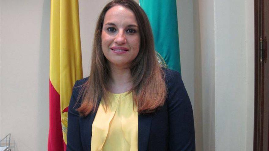 Esther Ruiz: "La Junta invierte 14,1 millones en "servicios exclusivos" a los escolares
