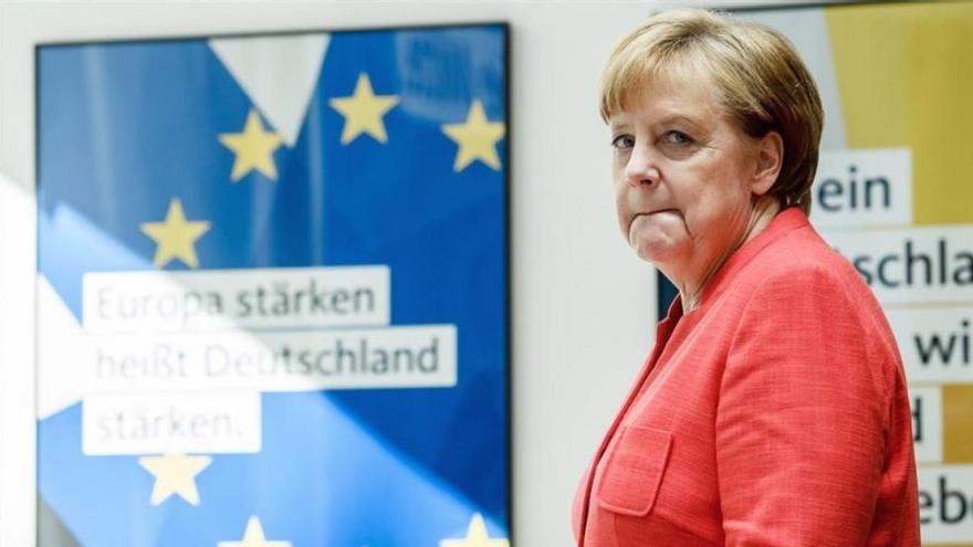 Los conservadores dan dos semanas a Merkel para sellar un acuerdo migratorio europeo